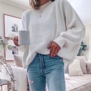 Free People Easy Street Tunic Sweater 
Brand New 
Size: XS
Color: White